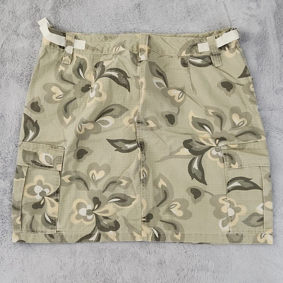 Jeanstar Green heart print size 10 mini skirt - Picture 2 of 10